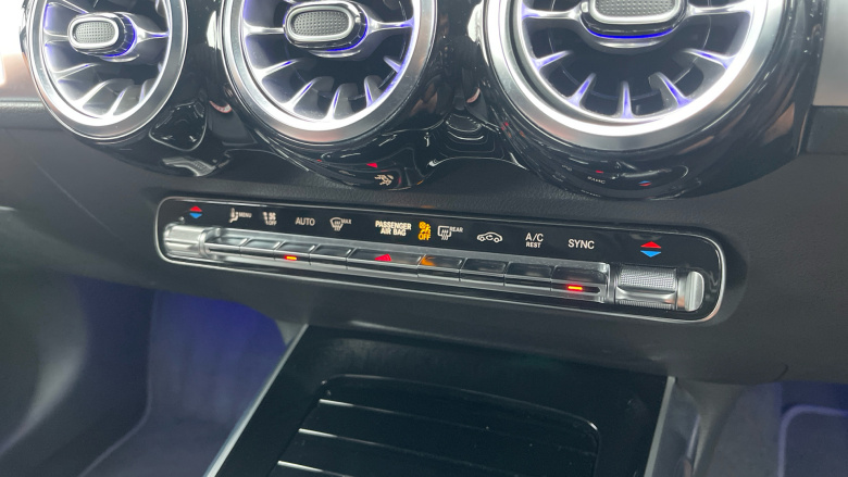 Mercedes-Benz GLB 220d 4Matic AMG Line Premium 5dr 8G-Tronic Diesel Estate